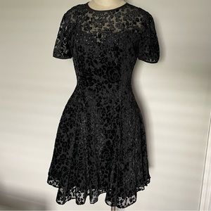 Vintage Roberta black burnout velvet short sleeve dress size 3/4